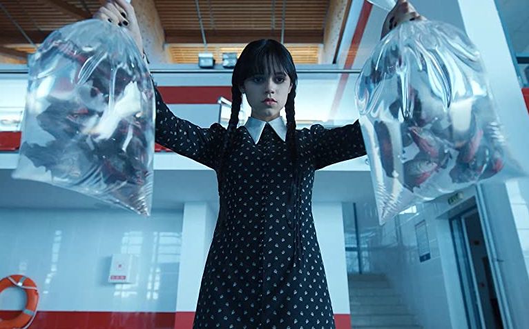 Berita terpopuler Trending Topic ada tentang apa itu Avatar AI, karakter perempuan Sarah di film Like & Share, dan fakta menarik series Wednesday.