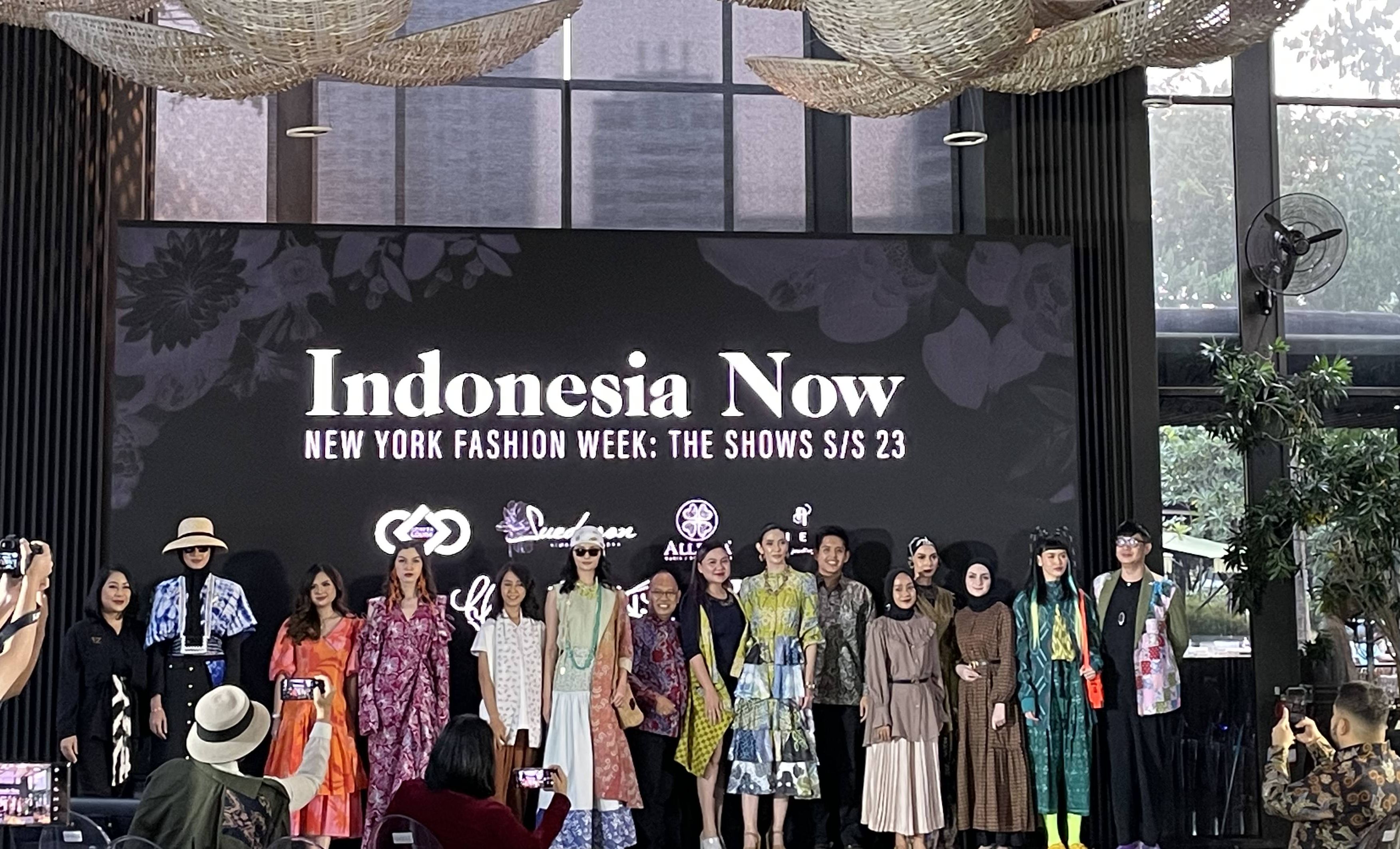 Intip bocoran koleksi yang akan ditampilkan oleh 6 desainer lokal di New York Fashion Week 2023 nanti. Ada siapa saja?