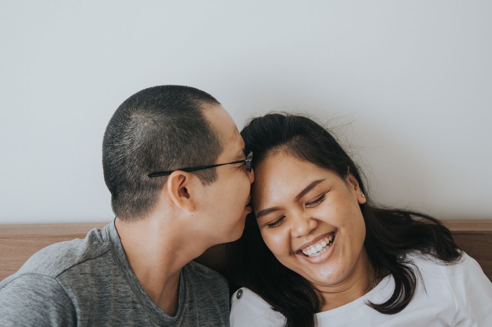 Kawan Puan, salah satu tujuan bermain aplikasi kencan adalah mencari pasangan. Selain itu, ternyata ada efek aplikasi kencan pada intimasi hubungan!