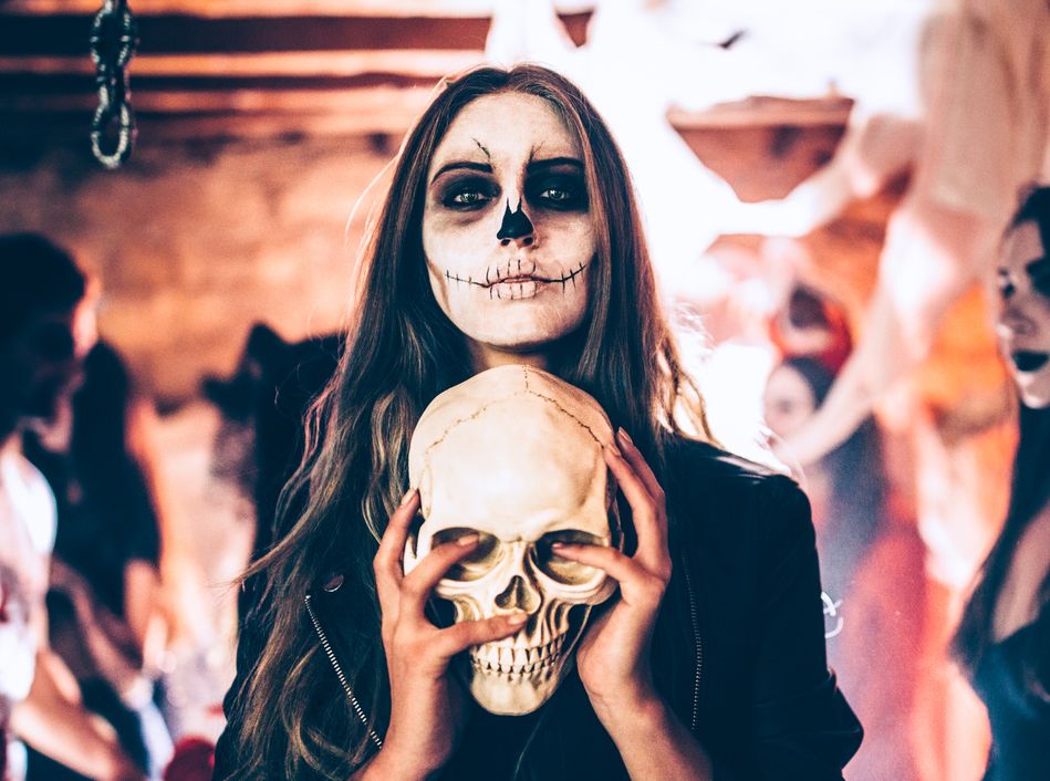 Klub malam Dragonfly adakan halloween party selama dua hari  bertemakan Unsacred, tepatnya 28-29 Oktober 2022