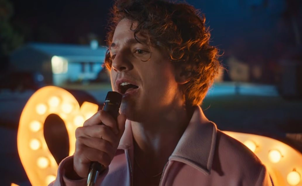 Charlie Puth baru saja merilis video musik terbarunya berjudul Light Switch. Ternyata video musik itu tentang cinta yang tak terbalaskan.