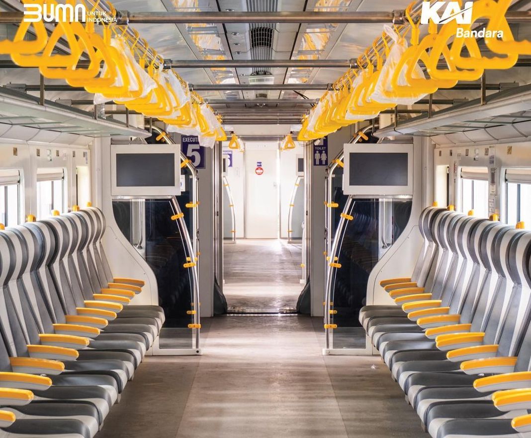Lowongan kerja BUMN di PT KAI Bandara Railink posisi Customer Service untuk pendidikan minimal SMA/Sederajat hingga D3. Simak syaratnya!