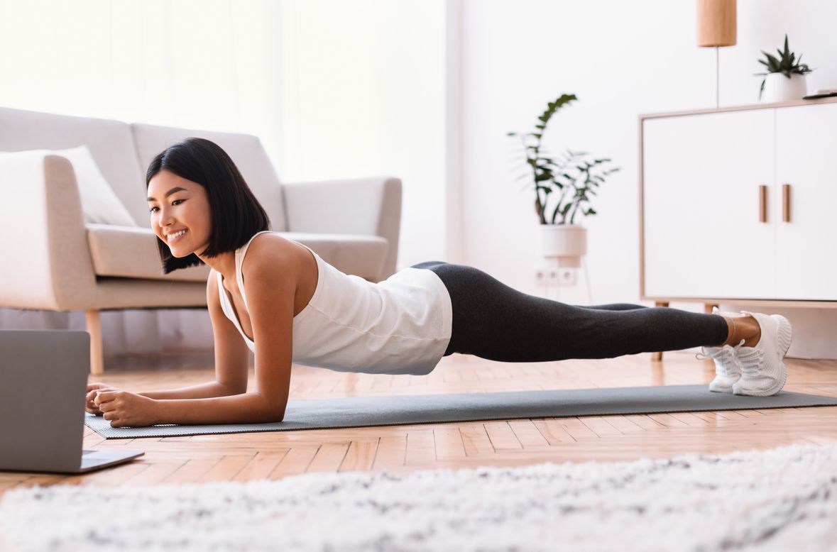 Plank adalah salah satu latihan beban tubuh yang memiliki manfaat penting untuk otot inti. Yuk, cari tahu manfaat plank lainnya!
