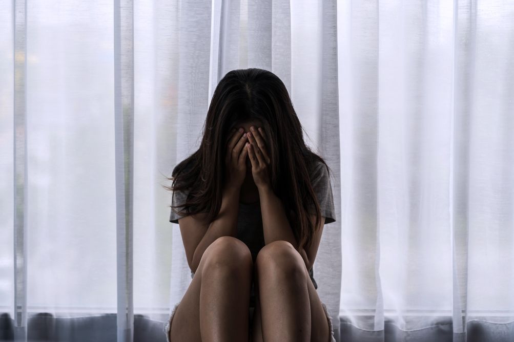 Pengidap HIV  berisiko mengalami masalah kesehatan mental seperti depresi, yuk kenali berbagai gejalanya.