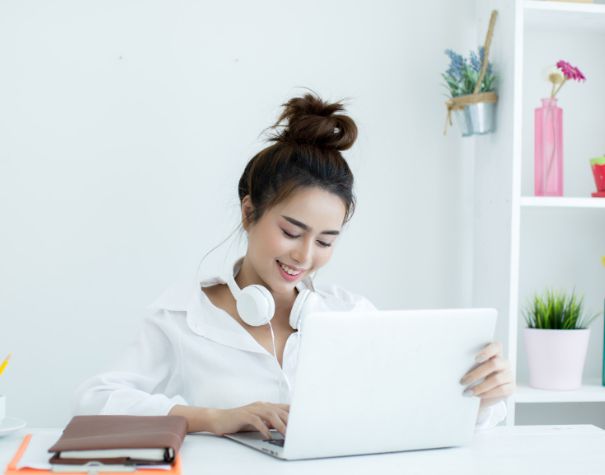 Cara menjual skill secara online, mulai dari jadi freelancer sampai konsultan. Yuk, simak cara lengkapnya!