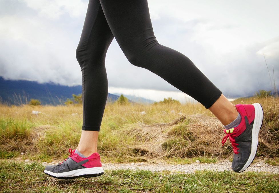 Berikut ini tiga tips memilih sepatu lari yang nyaman bagi para pemula yang mau ikut lomba, pastikan jangan beli online