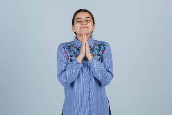 Tetap melakukan dengan tulus, begini langkah-langkah meminta maaf kepada pasangan dengan lebih romantis.
