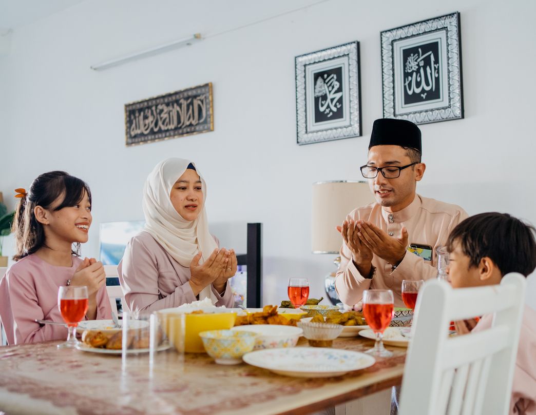 Berikut ini 5 tips agar tidak lemas saat puasa di Bulan Ramadan 2023, mulai dari hidrasi sampai jangan langsung tidur saat sahur