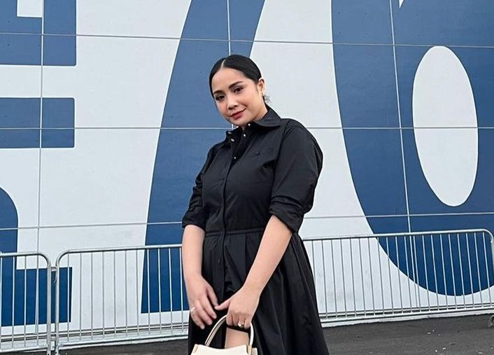 Segini harga outfit Nagita Slavina saat mendatangi New York Fashion Week untuk melihat peragaan fashion show dari Tory Burch!