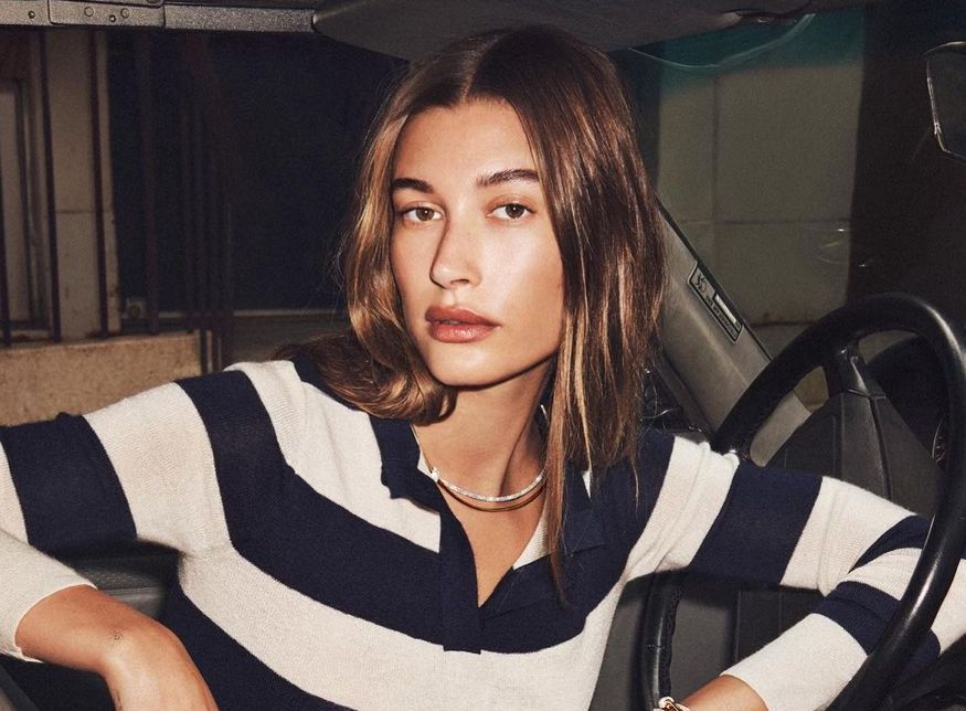 Kabar tidak mengenakkan datang dari istri Justin Bieber, Hailey Baldwin. Ia dilarikan ke rumah sakit lantaran mengalami pembekuan darah di otak.