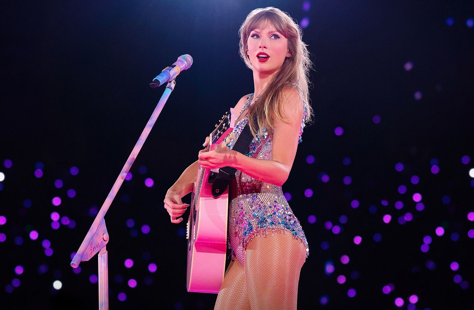 Konser Taylor Swift The Eras Tour akan tayang 15 Maret 2024 di Disney+ Hotstar untuk menyapa penggemar tanpa batas.