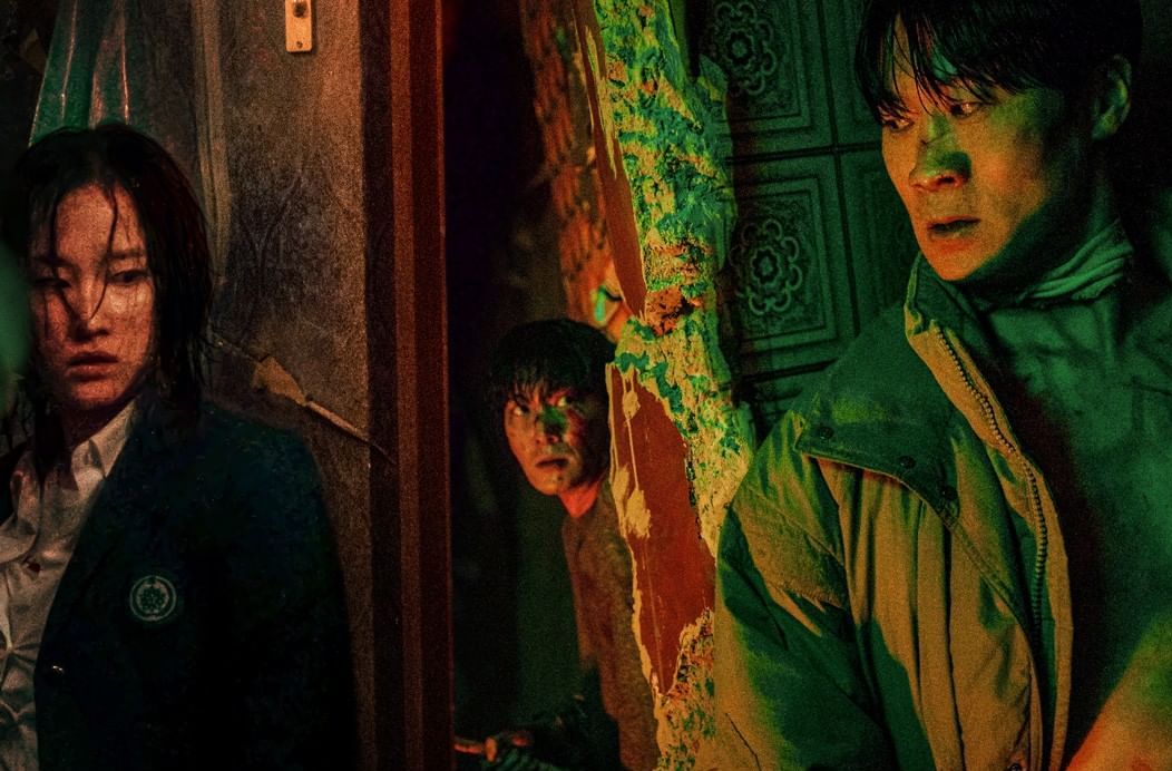 Berikut ini sinopsis series Korea terbaru berjudul Bargain. Series thriller yang dibintangi Jin Sun Kyu, Jun Jong Seo, dan Chang Ryul. 