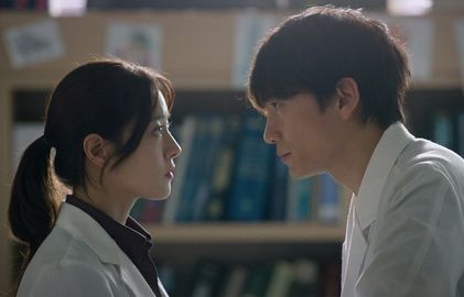 Kawan Puan berikut tiga rekomendasi drakor medis lengkap dengan sinopsis series. Ada drakor Doctor Cha.