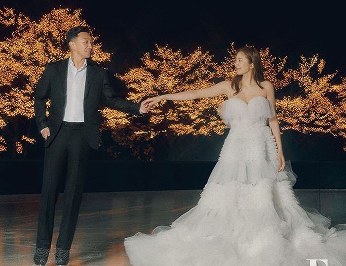 Aktris dan penyanyi Korea Selatan Son Dam Bi akan menikah dengan pasangannya  Lee Kyou Hyuk. Intip romantisnya sesi pemotretan mereka!