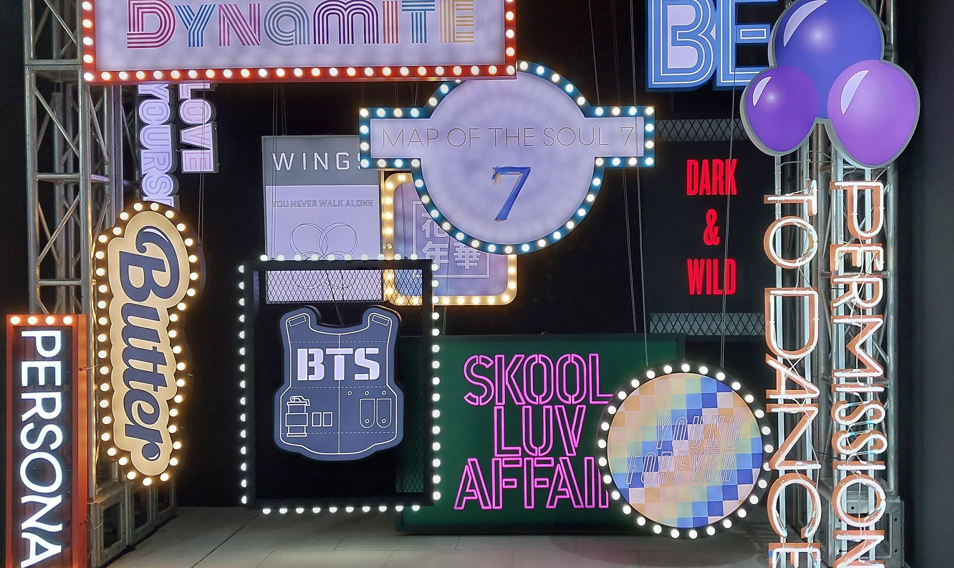 Simak fakta seru BTS Exhibition: Proof di Jakarta yang dipromotori oleh iMe Indonesia, ada kostum asli para member dan instalasi. Simak selengkapnya!