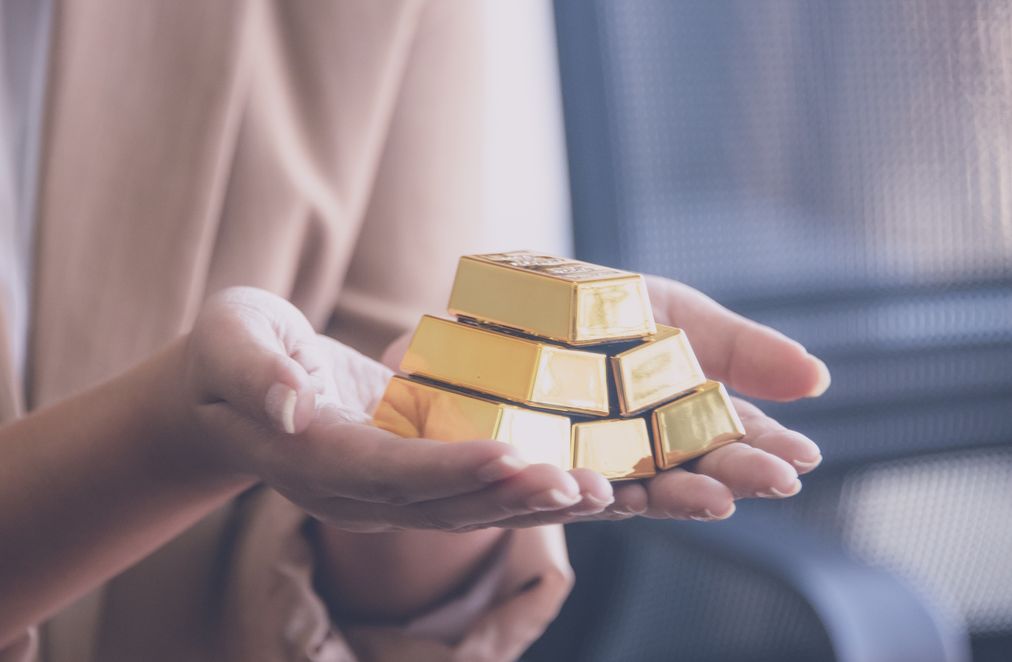 Emas disebut sebagai instrumen investasi paling minim risiko di 2023. Ini tips investasi emas secara online!