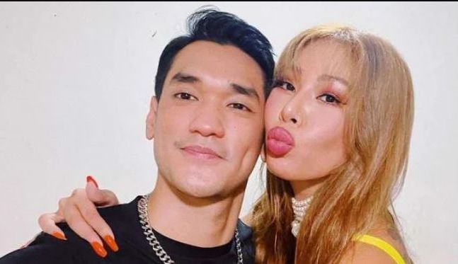 Interaksi menarik ditunjukkan Afgan dan Jessi. Baru-baru ini mereka bertemu di salah satu konser di Jakarta.