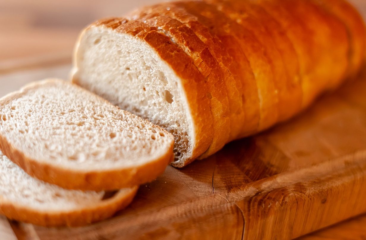 Jangan sembarangan makan roti saat buka puasa dan sahur atau kamu akan berisiko mengalami ini, lho, Kawan Puan!