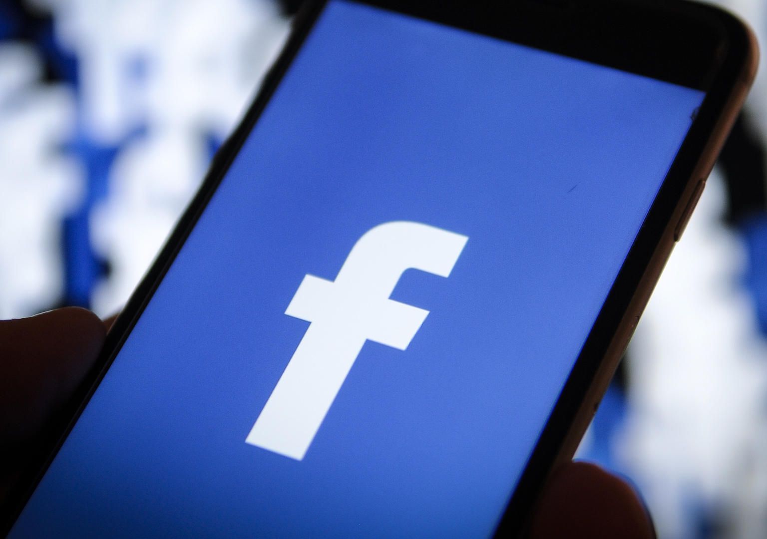 Rabu (14/4/2021) Facebook rilis fitur label baru yang akan membedakan informasi resmi dan tidak. Hal ini sebagai upaya membasmi berita hoax Covid-19. 
