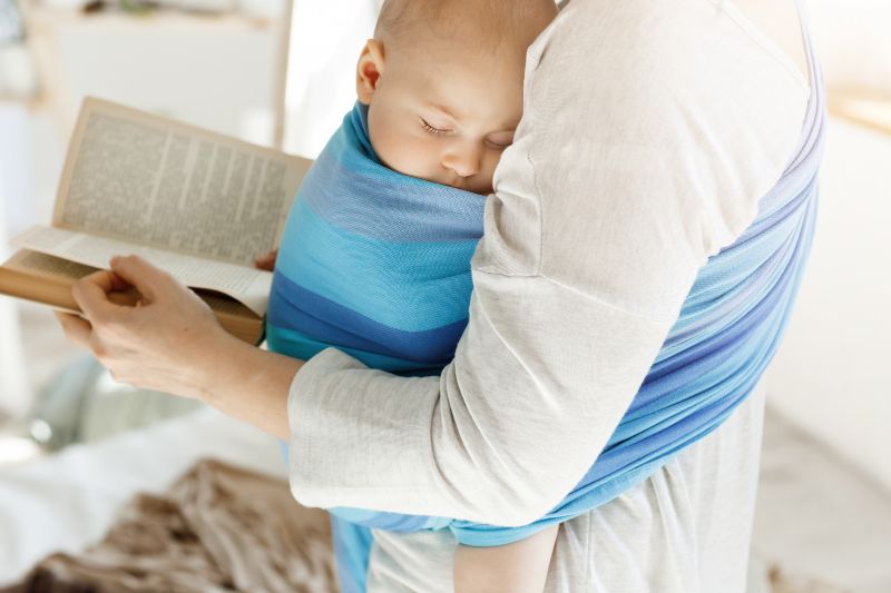 Rekomendasi gendongan bayi M Shape yang ringan dan enggak bikin pundak pegal. Harganya terjangkau, lho!