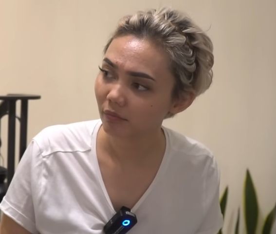 Rina Nose berbagi ceritanya tentang tak memiliki anak dalam waktu dekat kepada Irfan Hakim dalam Youtube deHakims Story. Yuk simak!