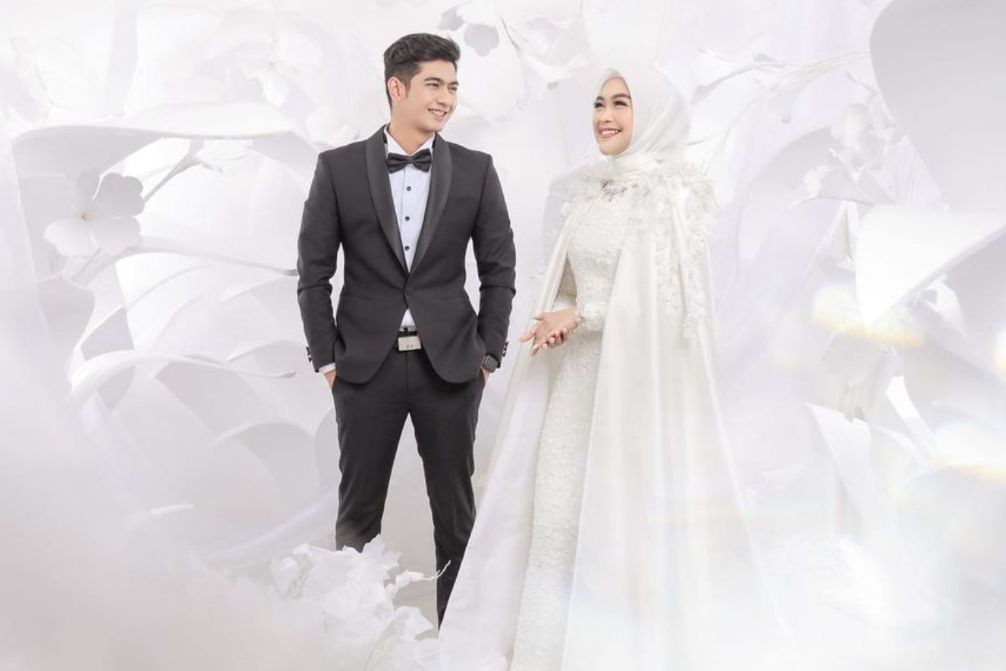 Kawan Puan dan pasangan ingin foto prewedding tanpa bersentuhan? Berikut ini beberapa inspirasi yang bisa kamu coba!