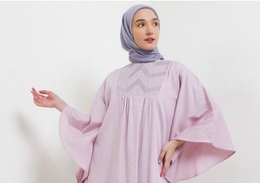 Berita terpopuler Fashion & Beauty (10/4/2023): Mulai dari rekomendasi kaftan untuk baju Lebaran 2023. Hingga tren model hijab untuk Lebaran 2023.
