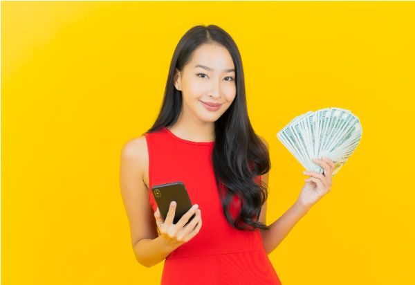 Bonus akhir tahun lumayan untuk belanja dan berfoya-foya? Sebaiknya gunakan untuk memenuhi tiga hal ini agar lebih untung!