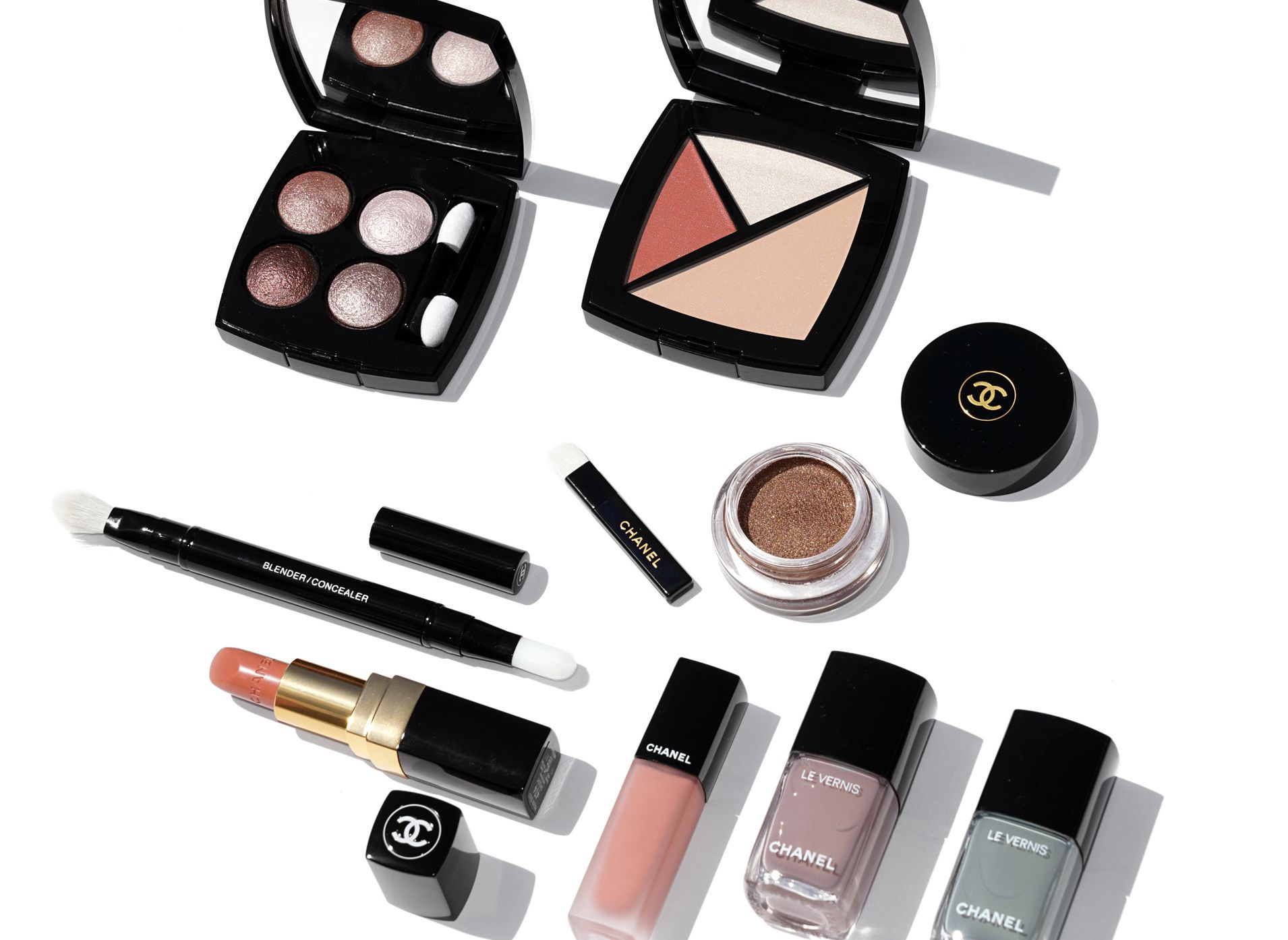 Bagi ibu menyusui yang ingin tampil cantik dengan make up harus selektif memilih produk make up. Simak rekomendasi produk make up untuk ibu menyusui.