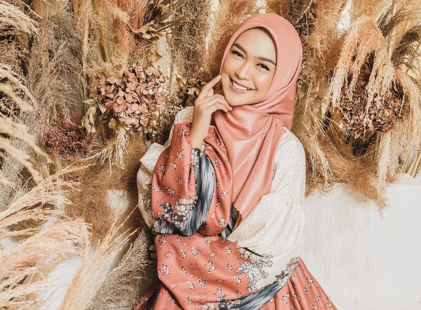 Setelah sempat diretas, kini akun YouTube milik Ria Ricis sudah kembali.
Berikut cerita lengkapnya.
Simak
