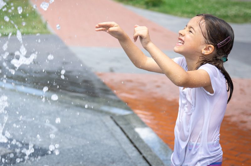 Aktivitas fisik baik untuk anak. Begini cara membuat mereka aktif dalam kegiatan fisik. Yuk, simak Kawan Puan.