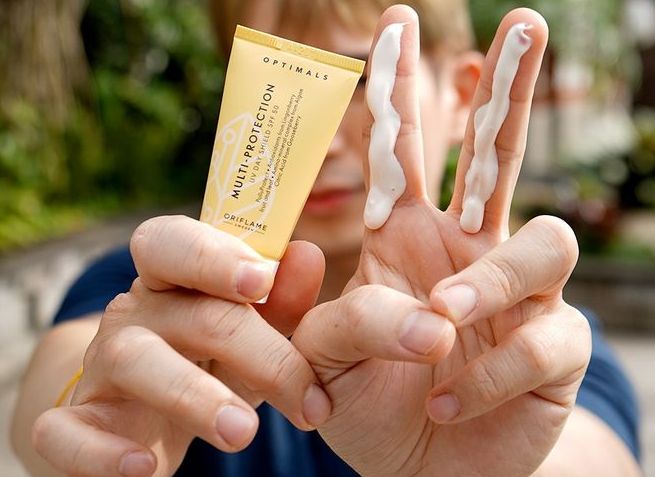 Oriflame luncurkan sunscreen bernama  Optimals Multi-Protection UV Shield SPF 50 yang melindungi kulit dari sinar matahari dan polusi