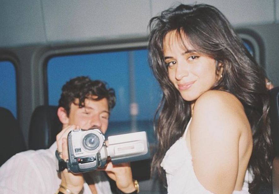 Perjalanan cinta pasangan selebriti Camila Cabello dan Shawn Mendes dari awal pertemuan sampai memutuskan berpisah.