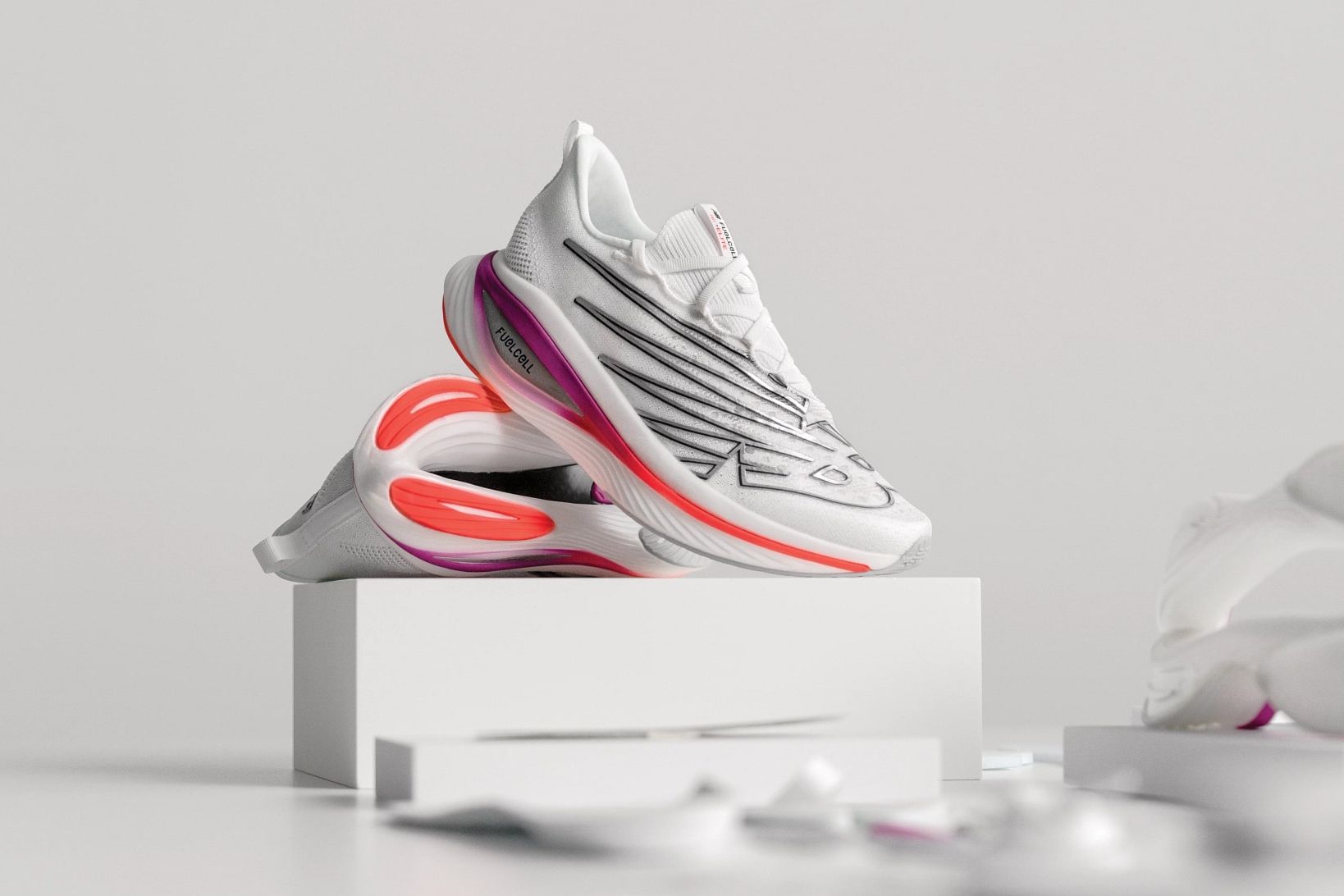 Berikut ini rekomendasi sepatu lari terbaru dari New Balance yang dilengkapi dengan Midsole berteknologi Arc.
