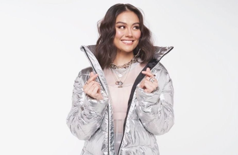 Agnez Mo diam-diam umumkan kolaborasi dengan Z2 Comics dan perankan karakter superhero perempuan di novel grafis 'Don't Wake Up'.