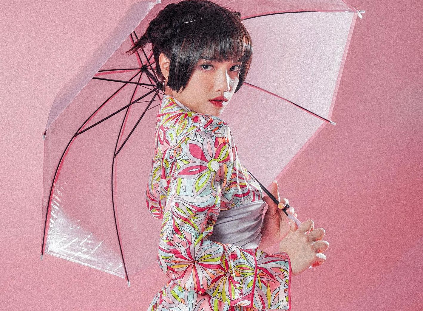 Belakangan ramai kabar artis Fuji An mengidap skoliosis. Apa itu? Waspadai berbagai penyebab dan gejalanya,