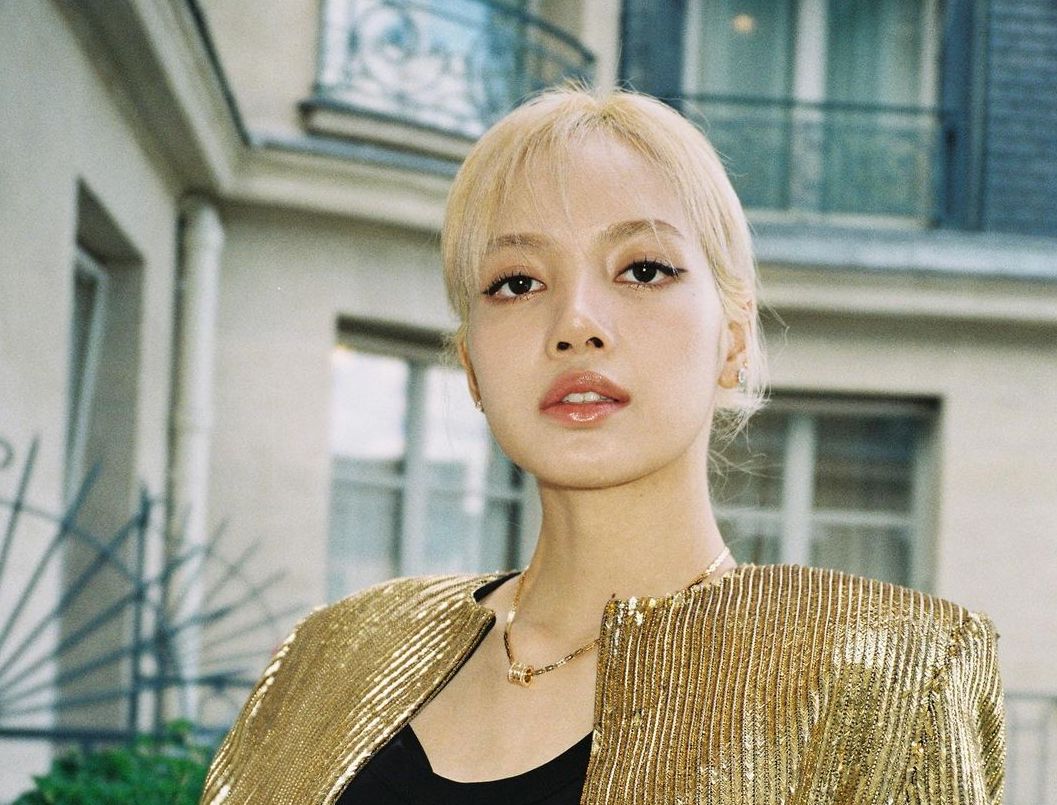 Selalu terlihat dengan rambut pendek, Lisa BLACKPINK beberkan alasan di balik tampilan rambutnya yang tak memanjang. Ternyata rusak parah?