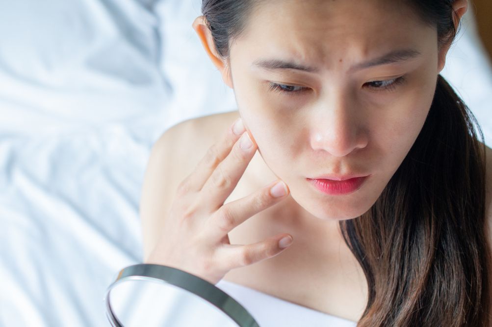 Dokter kecantikan bagikan tiga tips merawat kulit sensitif, salah satunya pilih produk yang tepat. Simak selengkapnya!