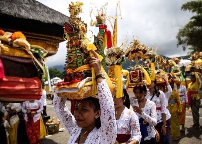 Berikut ini 5 makanan khas di Hari Raya Nyepin, ada berbagai camilan manis yang disajikan contohnya pulung nyepi