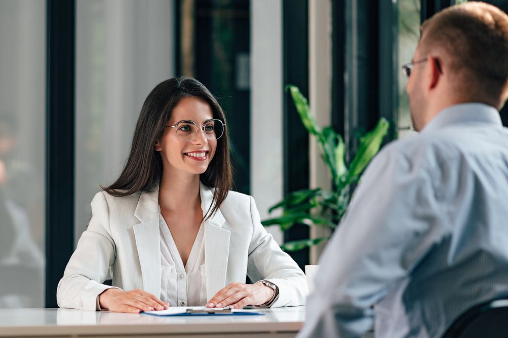 Menurut pakar, ini tiga cara yang bisa kamu lakukan jika perusahaan meminta untuk menahan ijazahmu saat interview kerja.