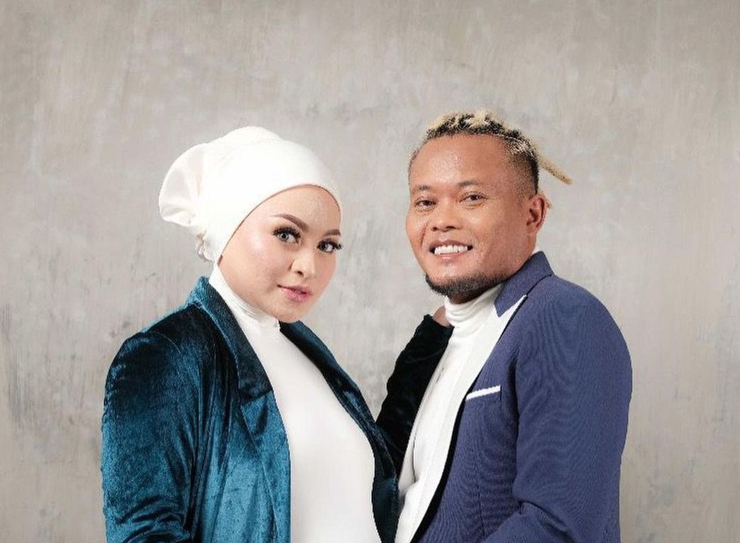Meskipun belum resmi bercerai, Nathalie Holascer dan Sule buat kesepakatan.
Termasuk nominal uang bulanan untuk sang anak