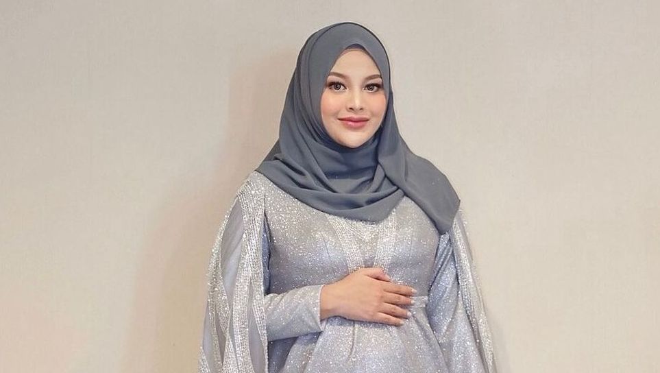 Aurel Hermansyah berulang tahun ke-24 hari ini, Minggu (10/7/2022). Ini potret transformasi gayanya sebelum dan sesudah berhijab.