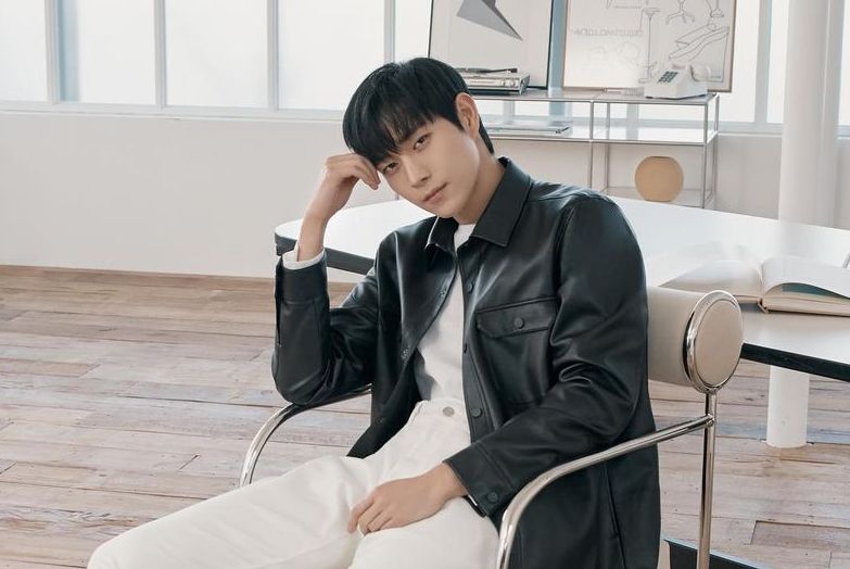 Kim Young Dae aktor drakor Shooting Stars akan mengadakan fan meeting di Bandung, Indonesia pada akhir tahun ini!