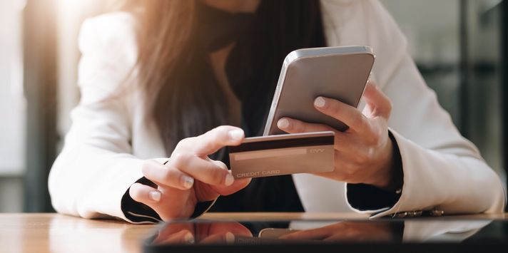 Viral kasus penipuan di aplikasi kencan online, 27 perempuan Indonesia menjadi korban. Kerugian mencapai Rp3 miliar.