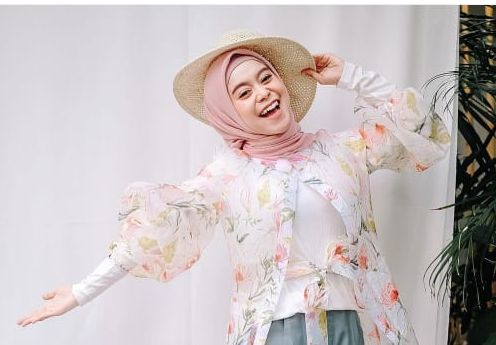 Lesti Kejora cabut laporan dugaan KDRT atas Rizky Billar.
Tak sedikit penggemar yang dibuat kecewa dengan keputusan Lesti.