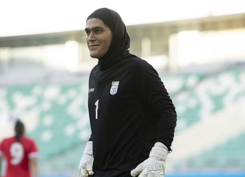 Zohreh Koudaei, penjaga gawang tim sepak bola putri Iran, menyuarakan kemarahannya setelah dituduh sebagai seorang pria.