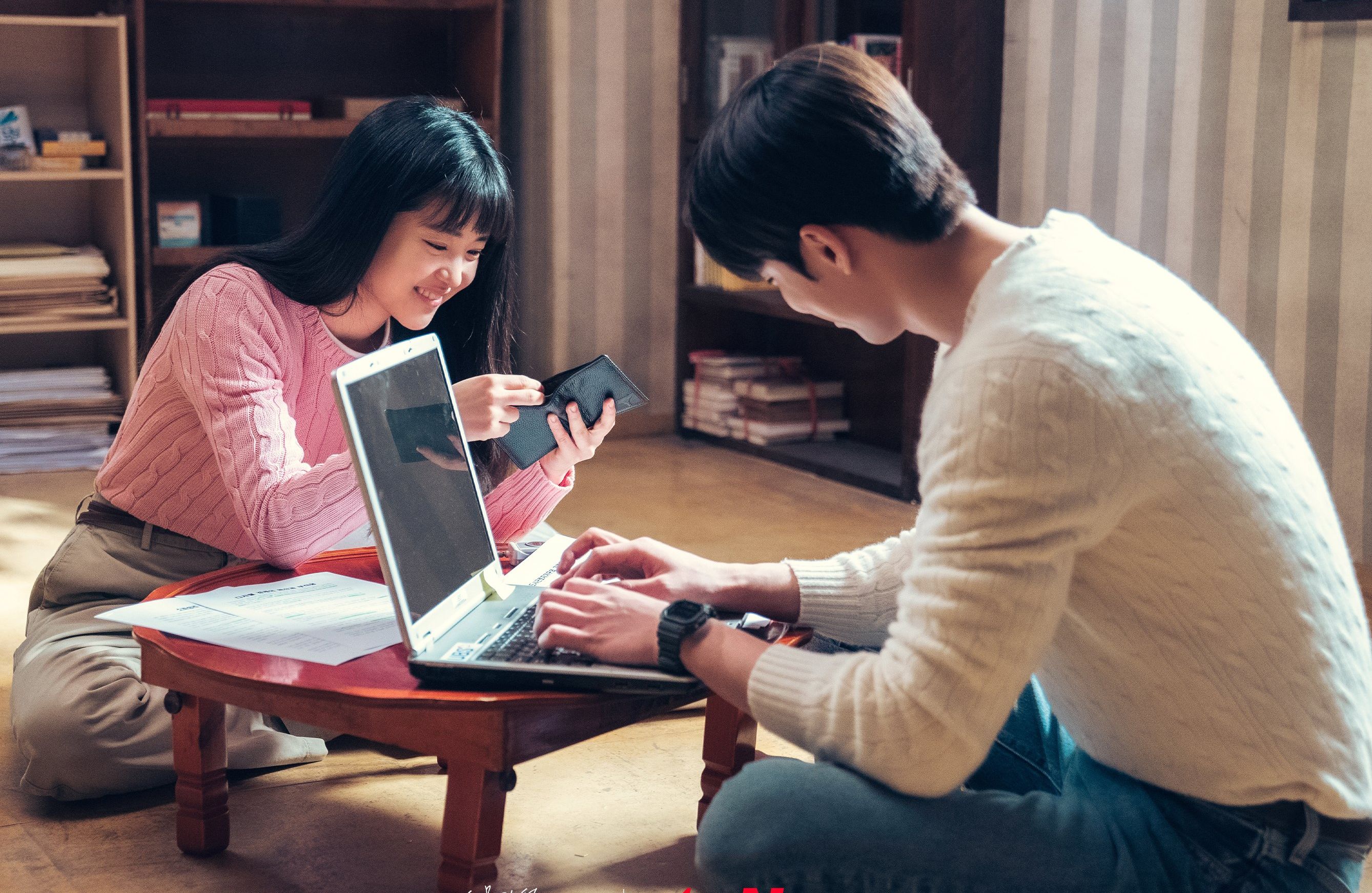 Review atau ulasan drama Korea Netflix Twenty Five Twenty One yang menghadirkan ending menggantung tapi realistis.