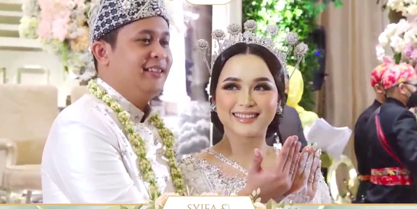 Sah menyandang gelar sebagai seorang istri, intip yuk penampilan Assyifa Nuraini adik Ayu Ting Ting di momen akad nikah!