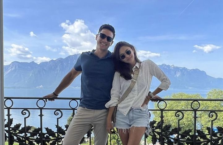 Sering dianggap sebagai couple goals, pasangan Andew White dan Nana Mirdad ternyata juga sering mengalami konflik, begini cara mereka mengatasinya.