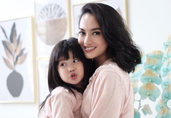 Aktris Ririn Ekawati bagikan inspirasi kegaiatan di bulan Ramadan bersama keluarga. Salah satunya meal planning!